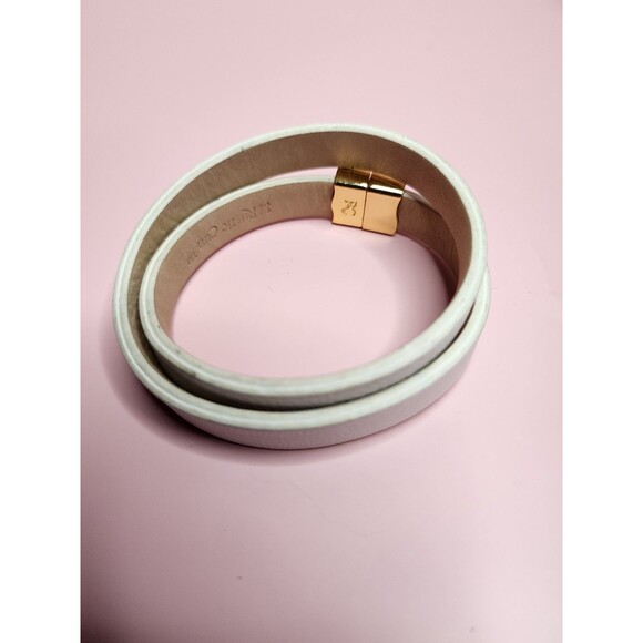 RUSTIC CUFF BRACELET WHITE LEATHER WRAP GOLD MAGNETIC CLOSURE RC WESTERN NEUTRAL - Picture 2 of 9